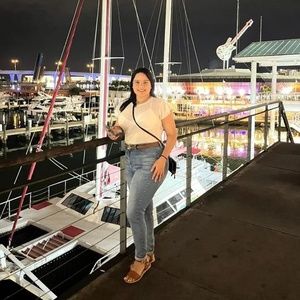 Meet your Posher, Dianez